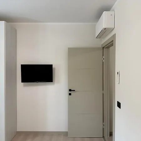 Host4u - Dimora Degli Ulivi, New With Two Bedrooms, Terrace And Parking, 10 Minutes From The Appartement Costa d'Oneglia