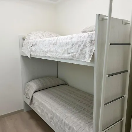 Appartement Host4u - Dimora Degli Ulivi, New With Two Bedrooms, Terrace And Parking, 10 Minutes From The