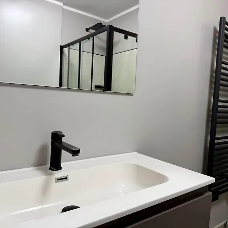 Host4u - Dimora Degli Ulivi, New With Two Bedrooms, Terrace And Parking, 10 Minutes From The Appartement *